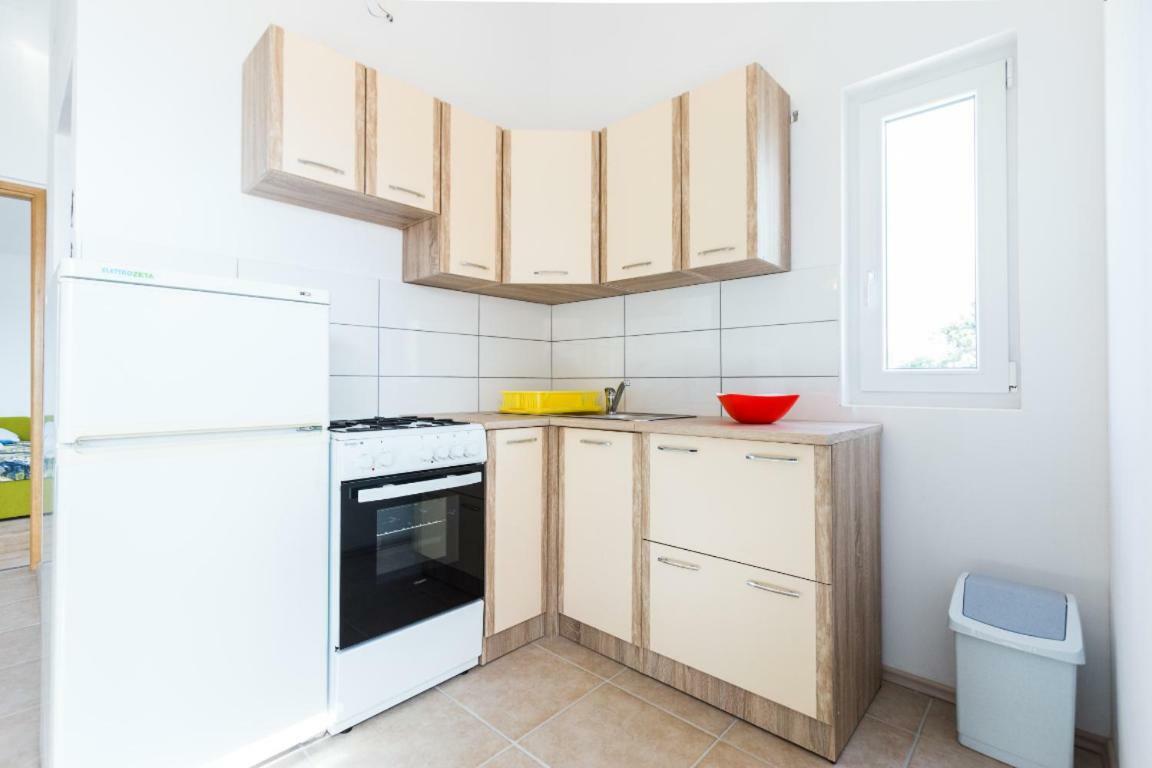 Apartmani Filip Mandre Exterior photo